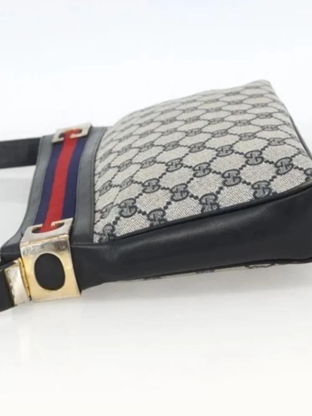 Gucci brand	gucci color	navy